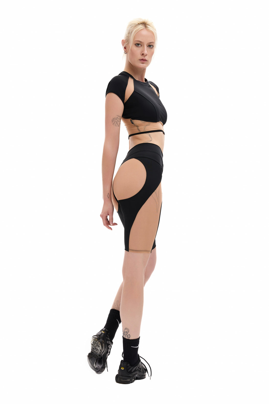 SHORTS LÆKKER 1.0 // black + nude