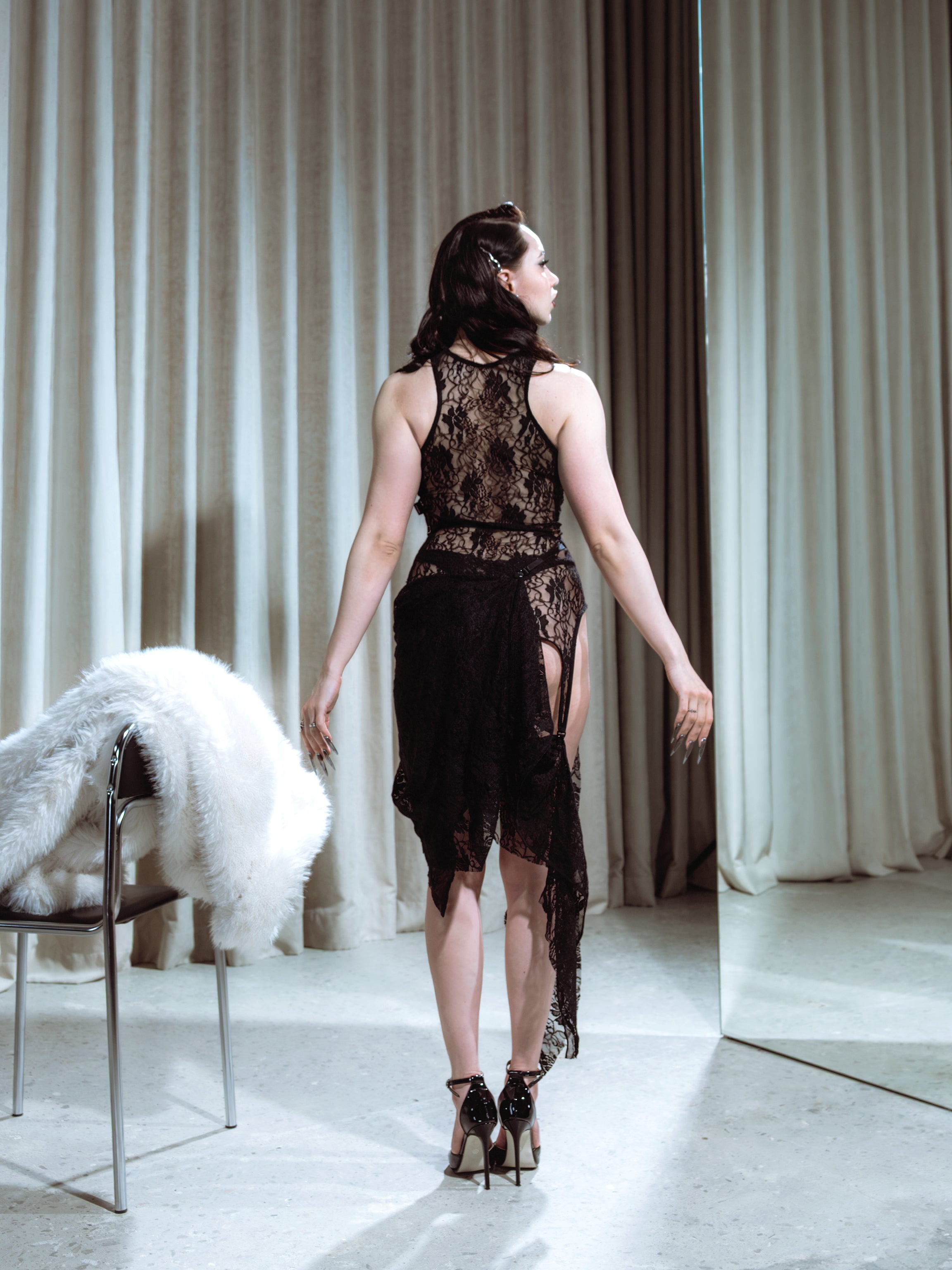 THE CLOTH { NOIR }