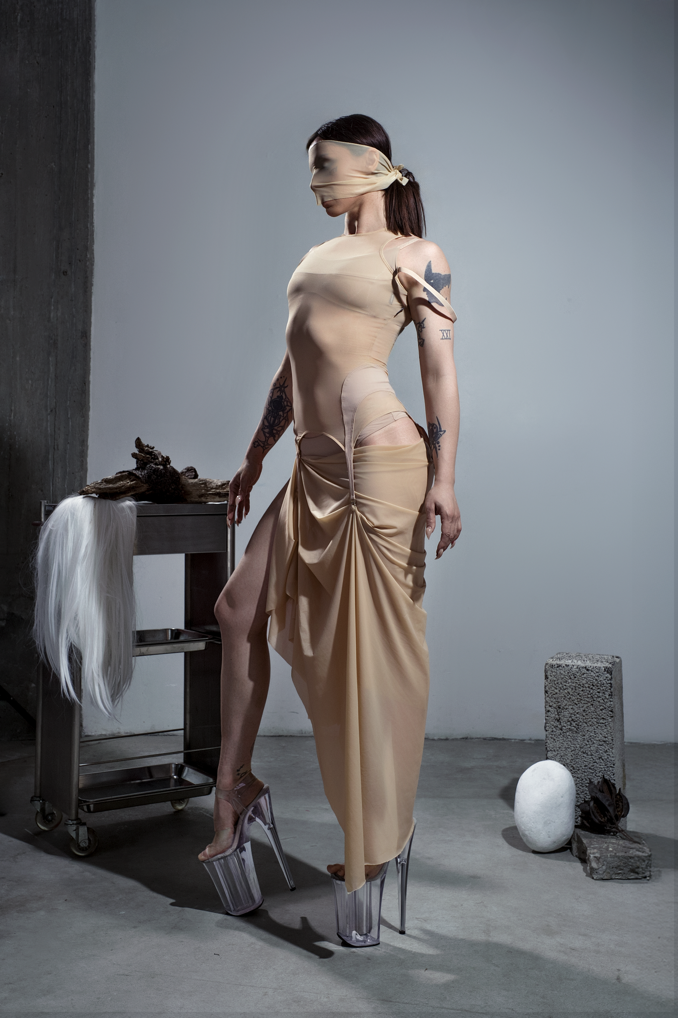 THE CLOTH { NUDE }